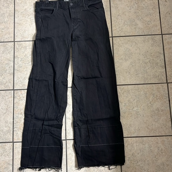Express Low Rise Original Black Raw Hem Wide Leg Jeans, Size 10r